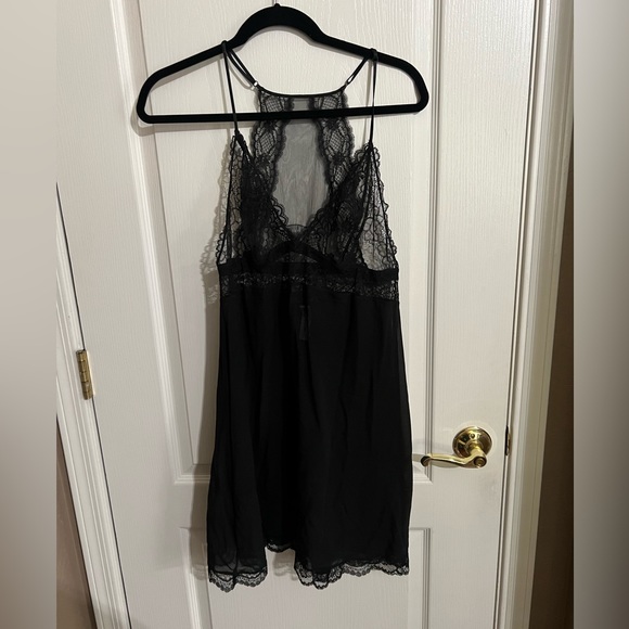 Lise Charmel Nightie Lingerie with Leavers Lace in Black - Picture 4 of 5